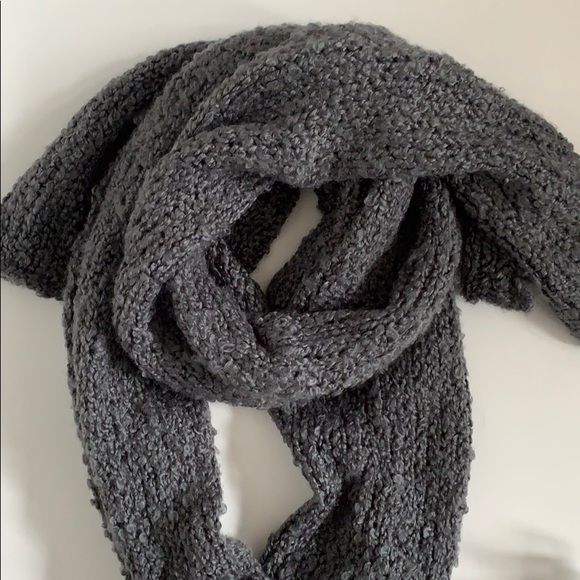 Brand new scarf - Picture 2 of 2